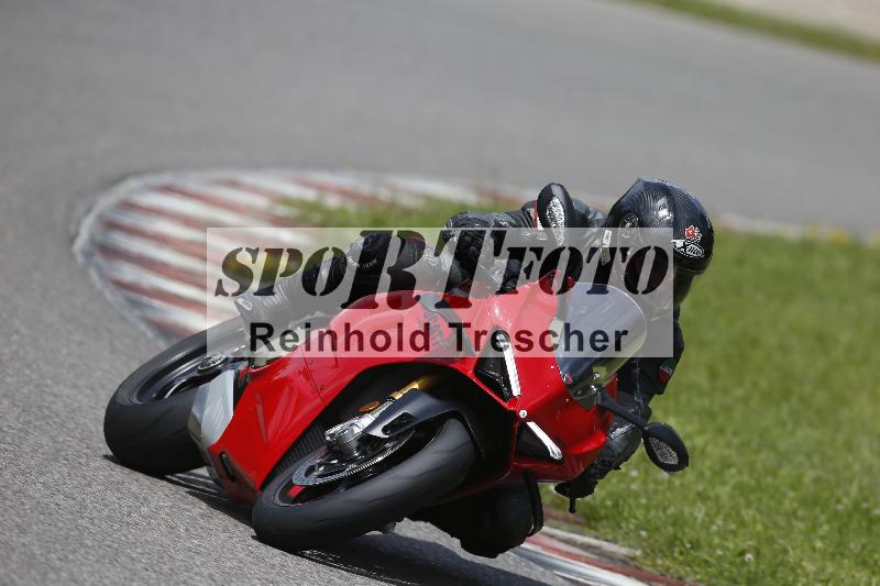 /Archiv-2024/29 12.06.2024 MOTO.CH Track Day ADR/Gruppe rot/ohne Startnummer